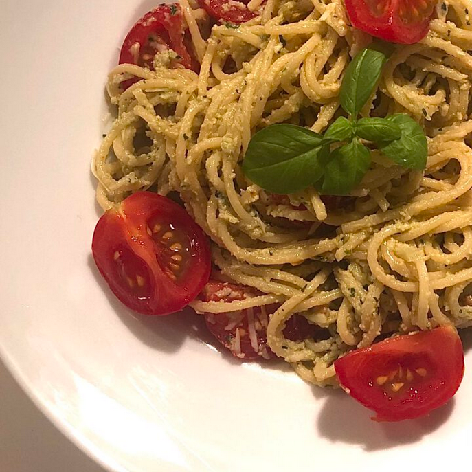 Spaghetti mit Avocado-Pesto
