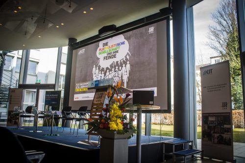 Podium der Karlsruher Gespräche