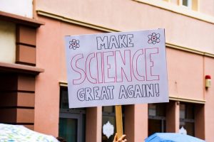 "Make Science Great Again"-Transparent