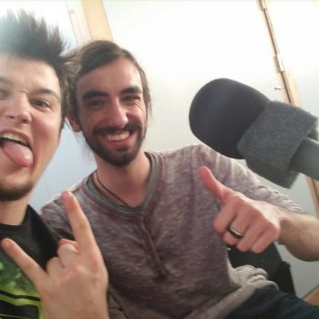 Moderator Josh mit Jack am Mikro