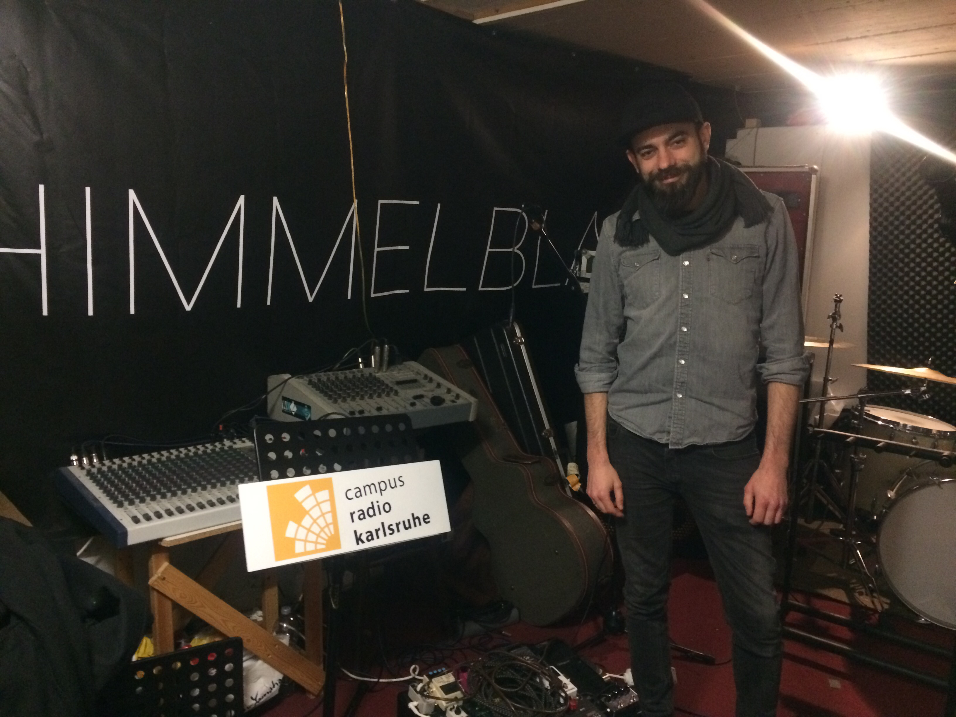Musiker von Himmelblau im Musikstudio