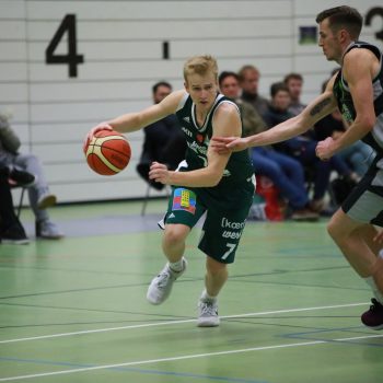 Basketball-Spieler im Spiel