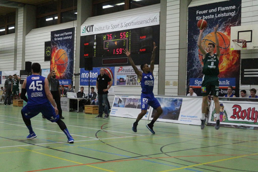 Basketballspieler Daniel Amrhein auf dem Feld