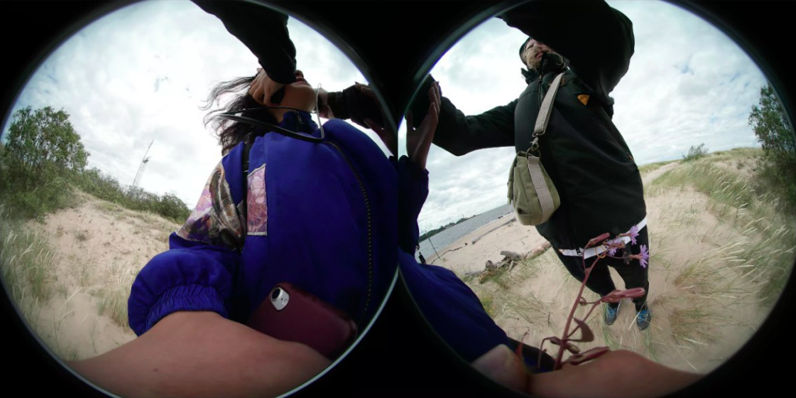 Aufnahme zweier Menschen mit 3D-Kamera