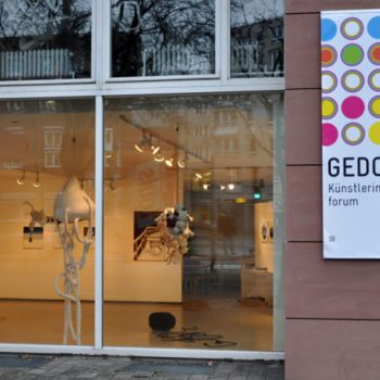 Schuafenster mit Schild "GEDOK"