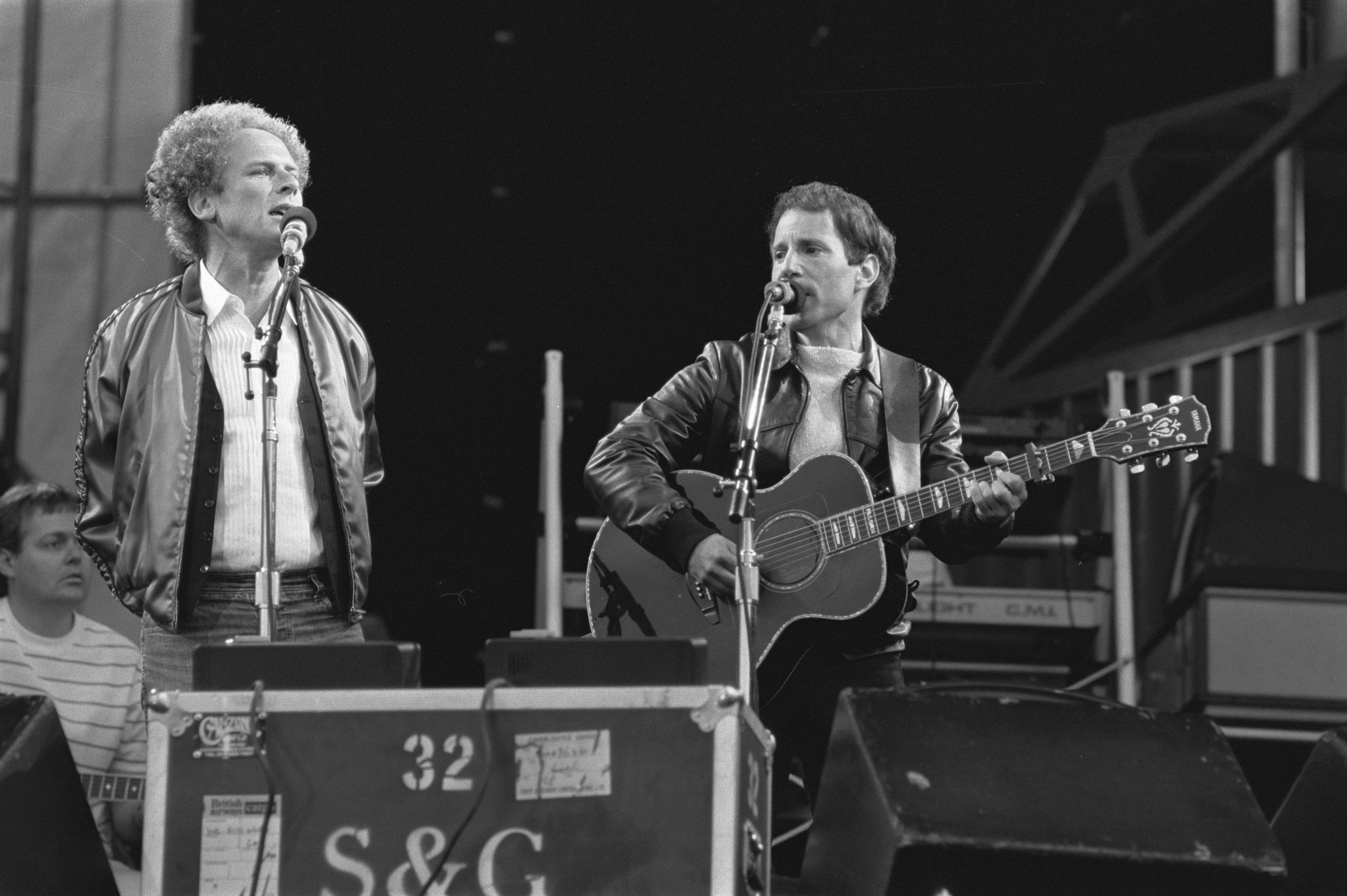 Musiker Simon and Garfunkel auf der Bühne