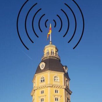 Karlsruher Schlossturm mit Radiowellen